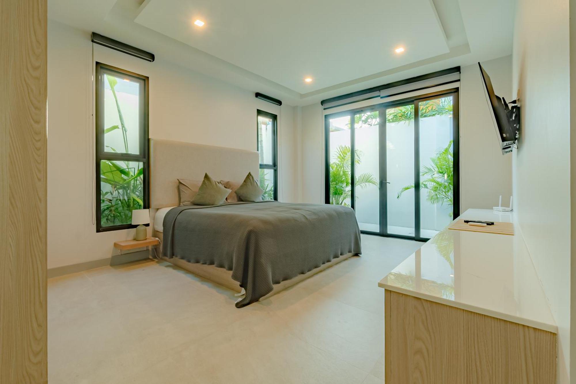 Villa Fully Renovated Pool 4br Bangtao And Layan In Cheong Thalea, Phuket