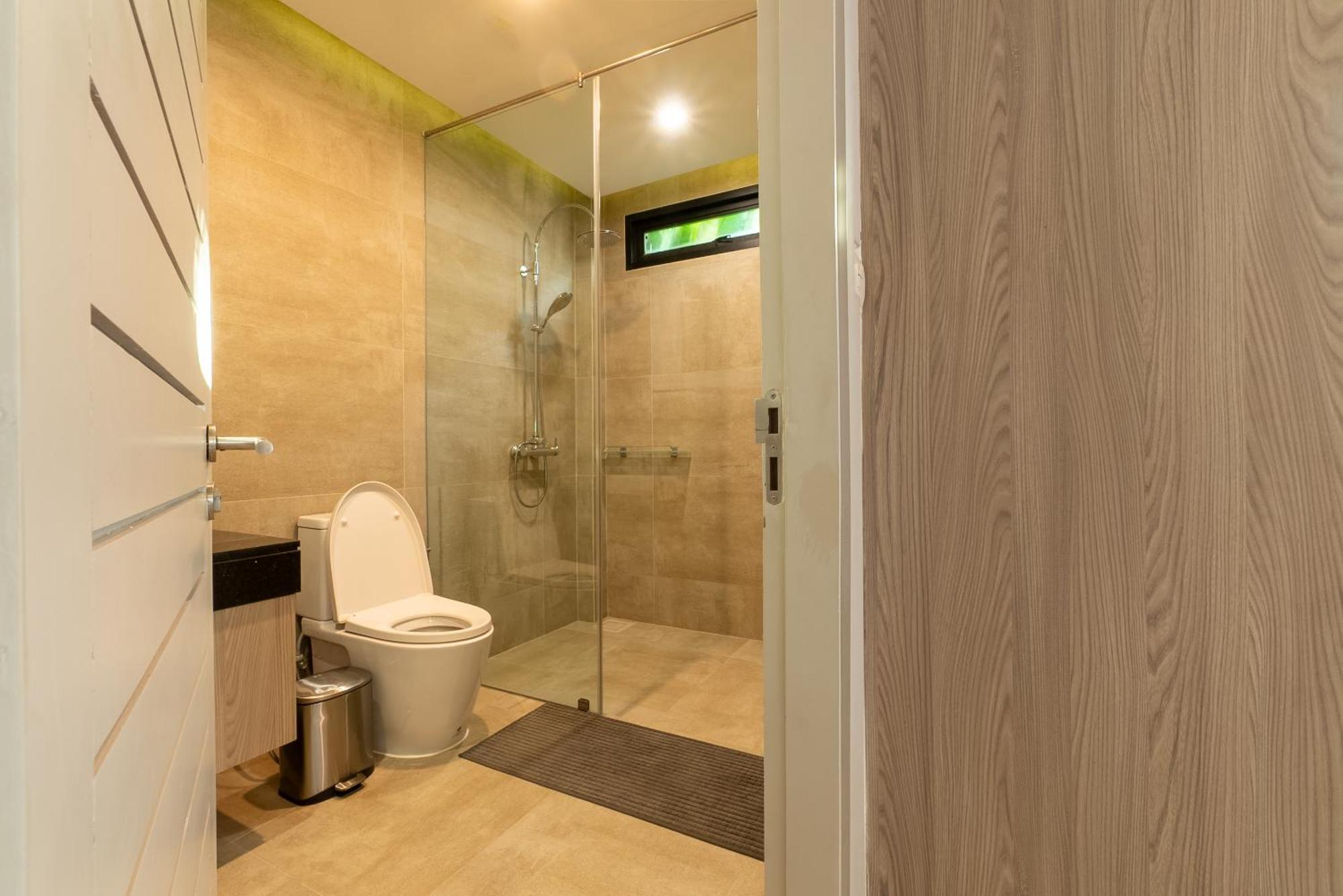 Fully Renovated Pool 4br Bangtao And Layan In Cheong Thalea,