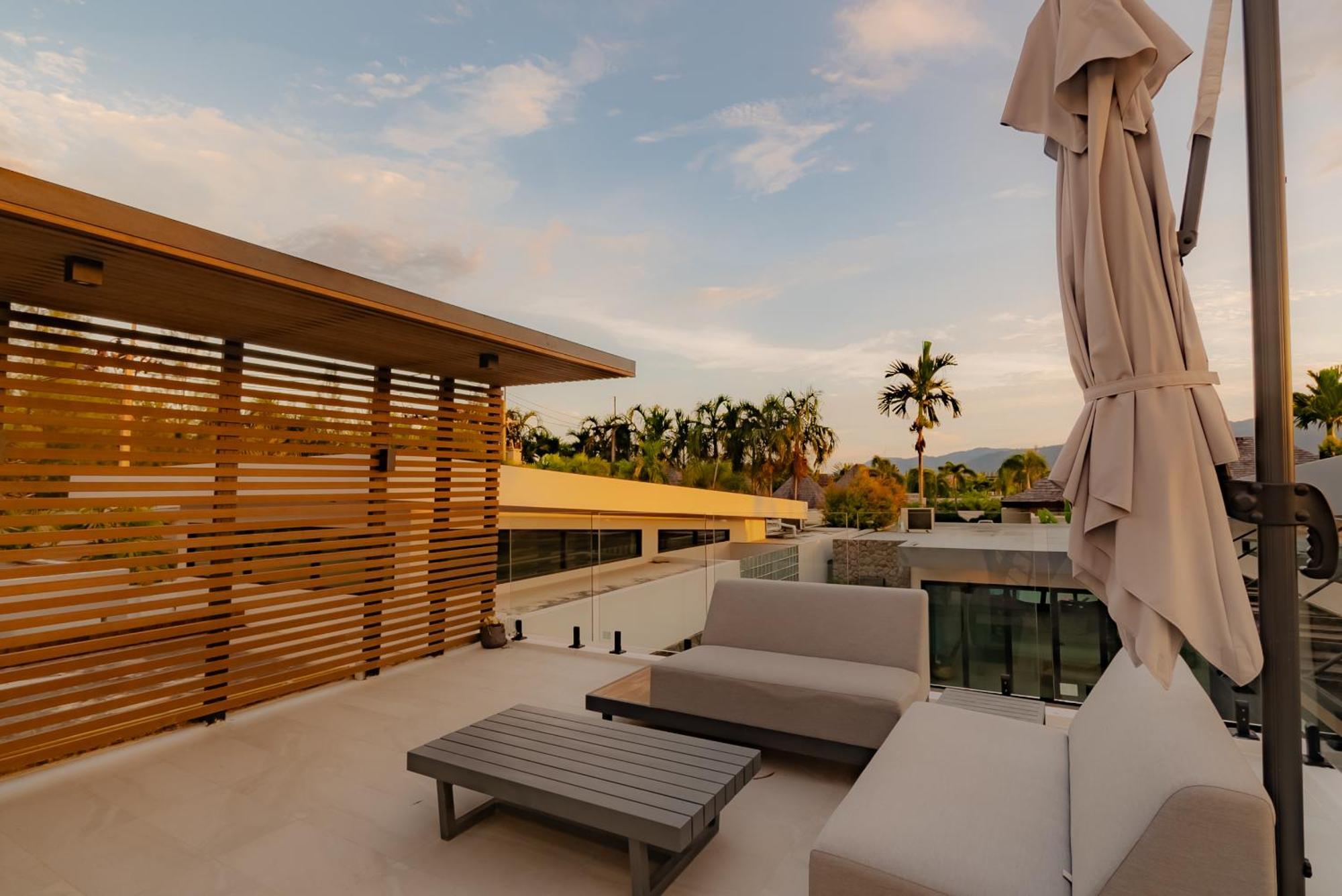 Villa Fully Renovated Pool 4br Bangtao And Layan In Cheong Thalea, *